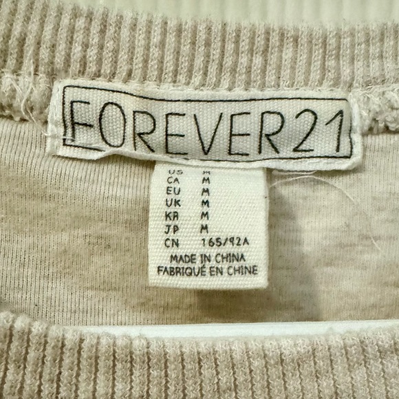 Women’s Y2K sweater. Studded shoulders. Oatmeal and black. Worn once sz medium - Picture 4 of 4